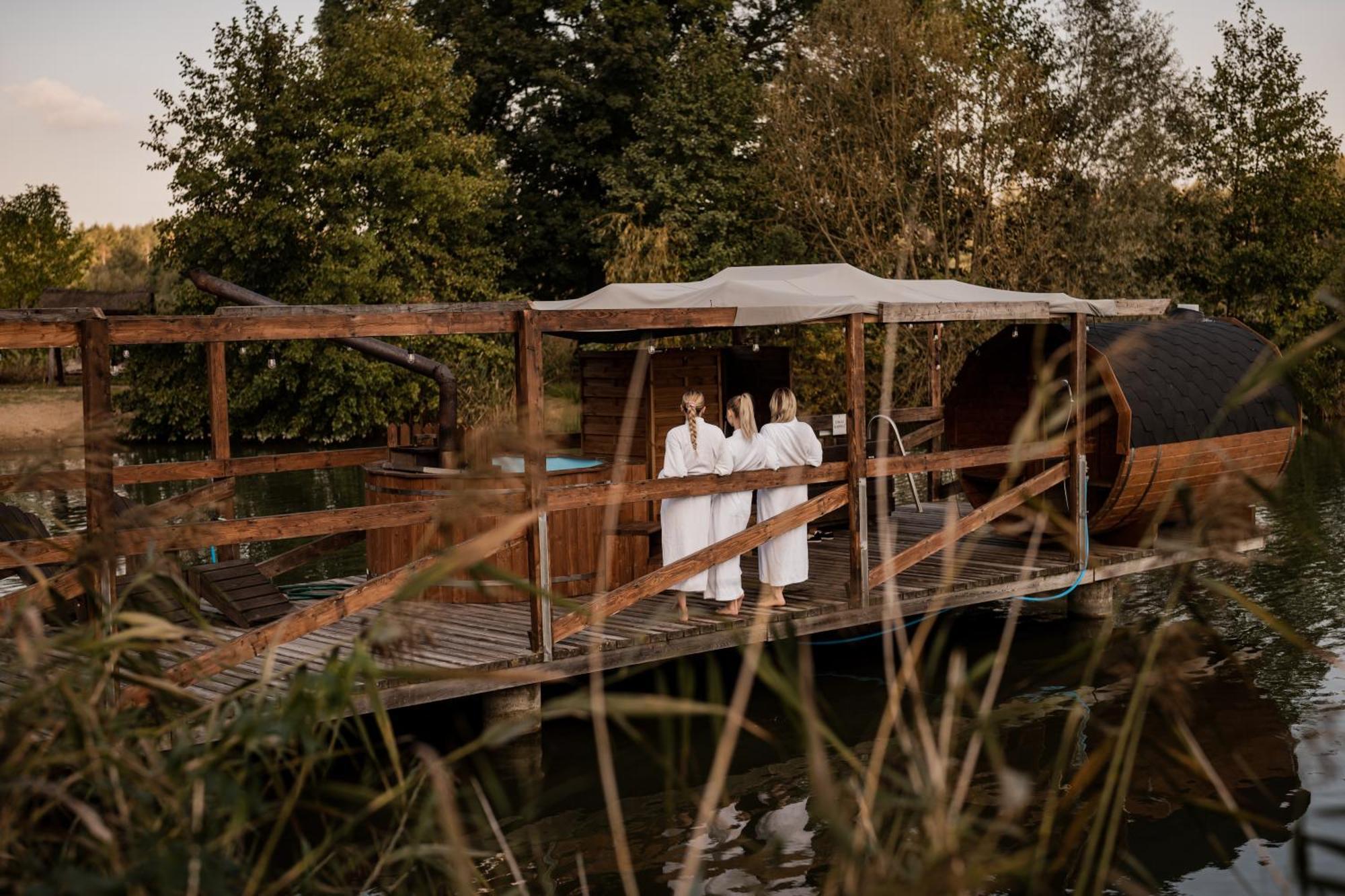 Hotel Przy Dworze Leśna Podlaska Exterior foto